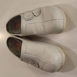 Klogs - Ladies White Clogs-Size 9.5